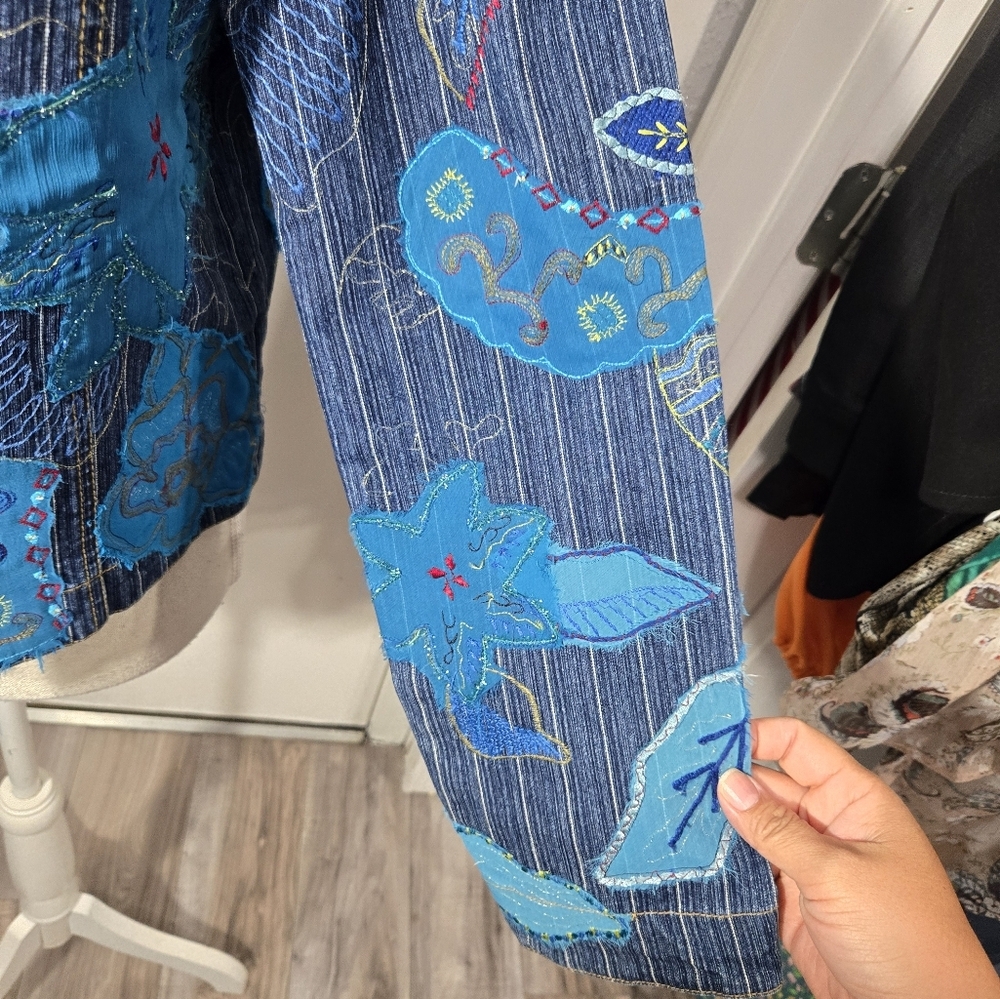 Chicos Design Lined Denim Jacket Embroidered Arts… - image 5